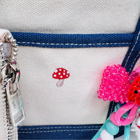Viral Madden Girl Mushroom Canvas Mini Tote Crossbody Bag Charms & Keych… - Picture 6 of 11